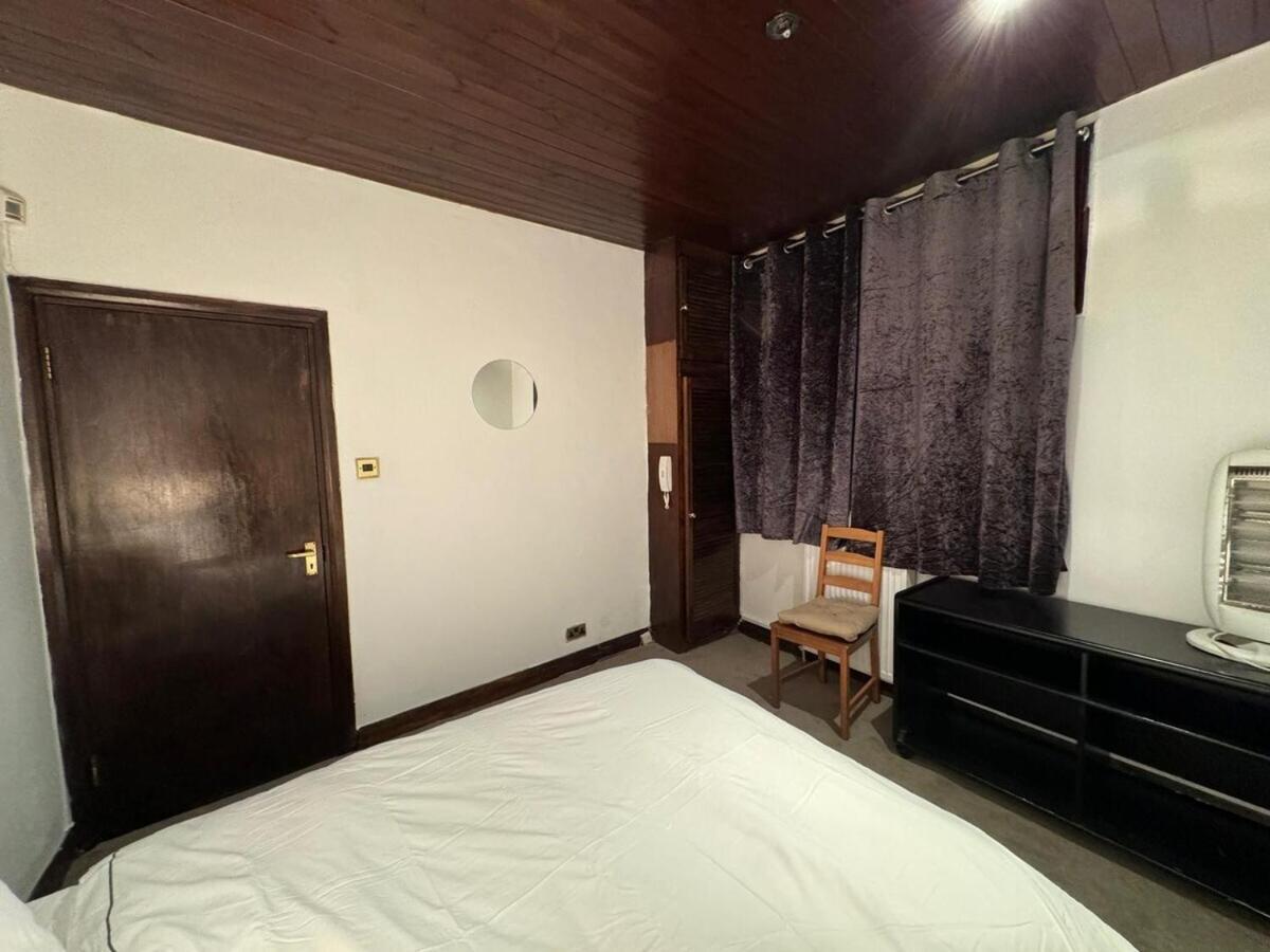 London Stockwell Station Apartment Oda fotoğraf