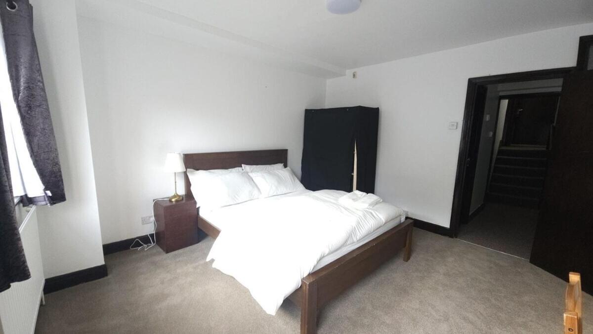 London Stockwell Station Apartment Oda fotoğraf