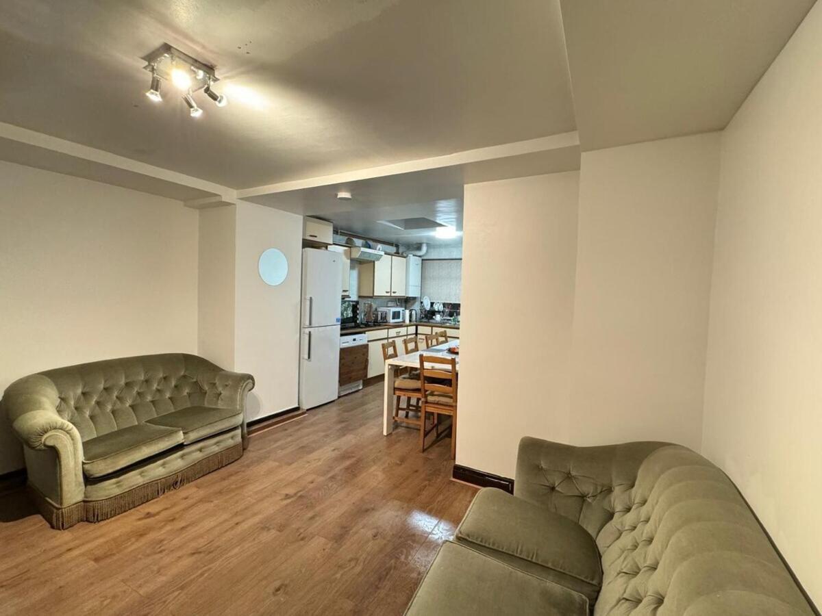 London Stockwell Station Apartment Oda fotoğraf