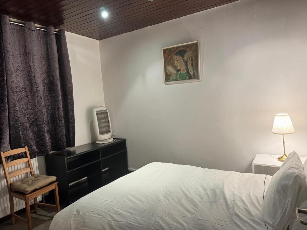 London Stockwell Station Apartment Oda fotoğraf