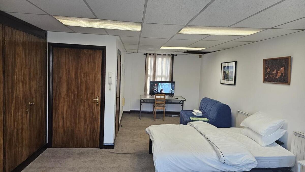 London Stockwell Station Apartment Oda fotoğraf