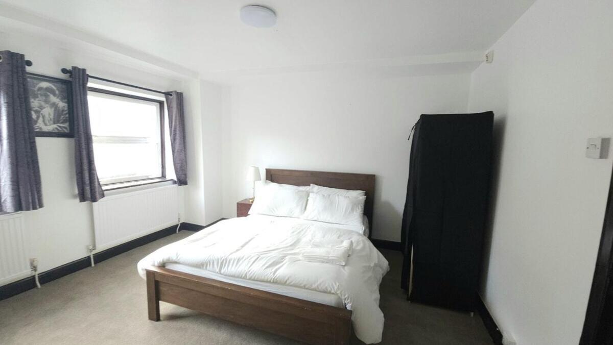 London Stockwell Station Apartment Oda fotoğraf