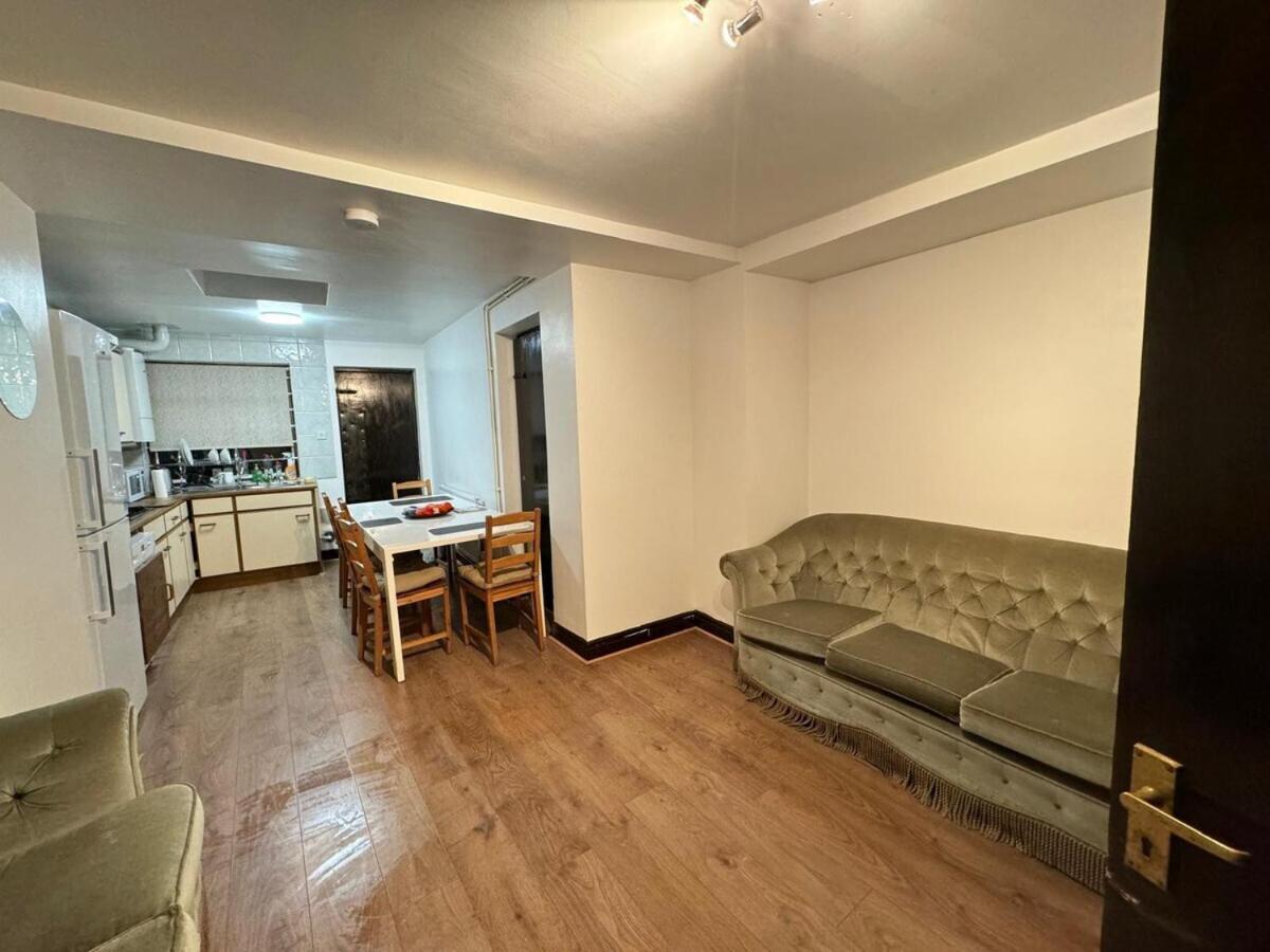London Stockwell Station Apartment Oda fotoğraf